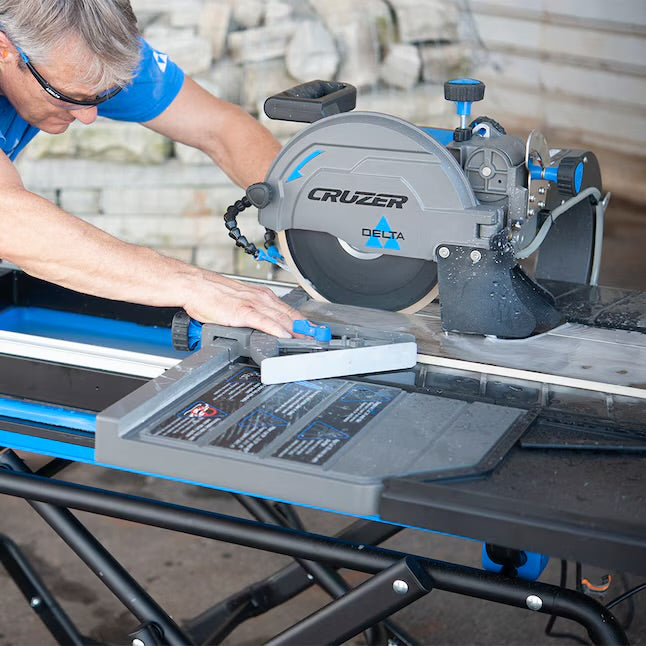 Innovative wet tile saw features allow for more versatility and convenience during all tile cutting applications. Up to 40-in rip and 24-in diagonal cutting capacity. 15.0 Amp, 4,000 RPM motor easily cuts ceramic, porcelain, nature stone, pavers and a var